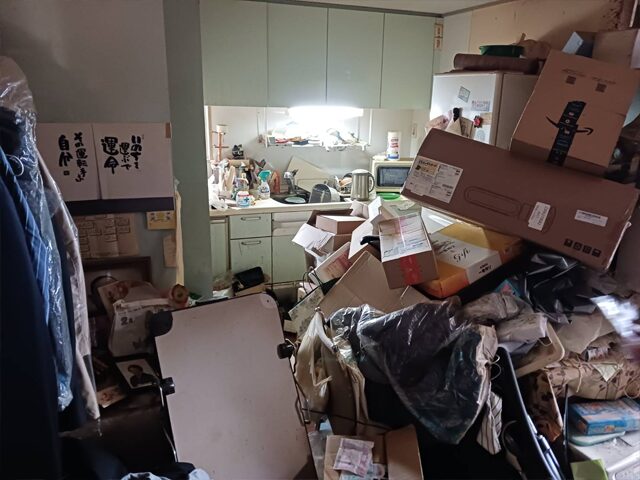 一軒家まるごとの遺品整理｜2階戸建て（埼玉県越谷市）1階の部屋